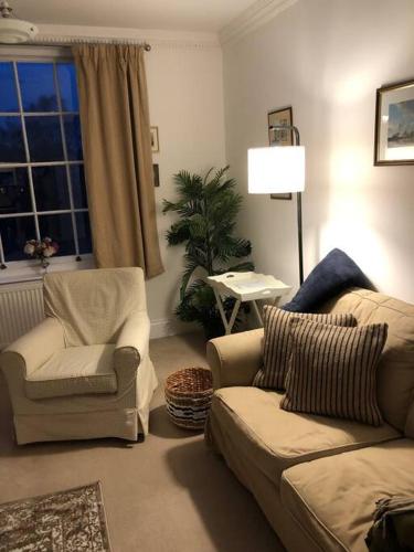 Beautiful riverfront cosy one bedroom apartment in Upton upon Severn