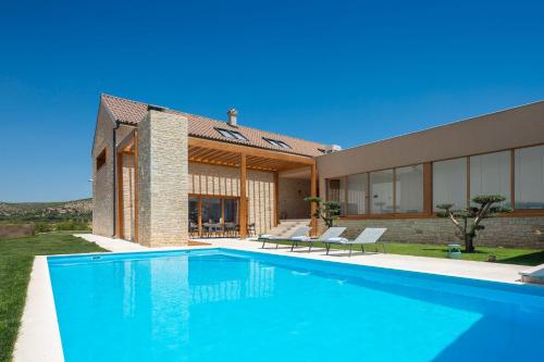 Luxury Villa Silence with Heated Pool - Accommodation - Šibenik