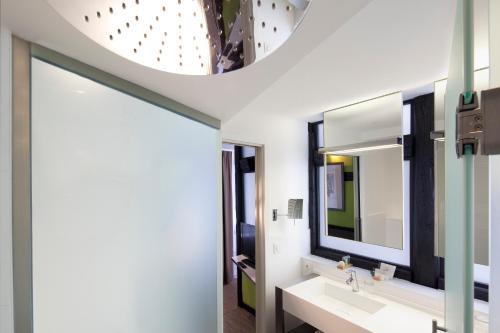 Hotel Le Colombier Suites - Room service disponible - image 6