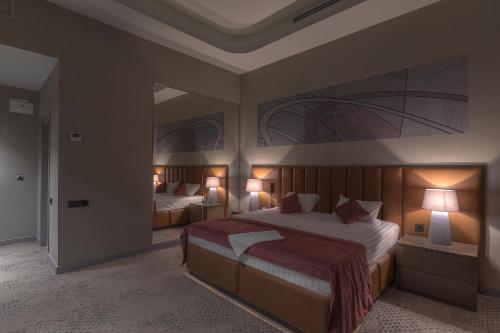 11 Rooms Почасовая аренда near Lenin sírja