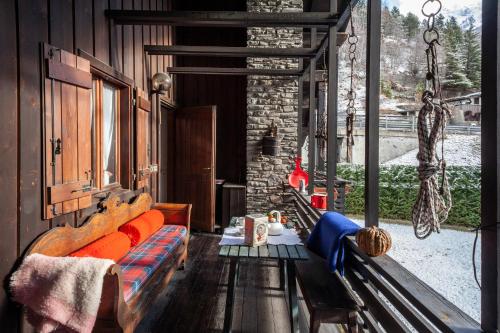  Spacious chalet low-cost for a group holiday in Courmayeur
