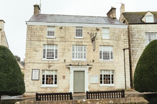 Falcon Inn - image 14
