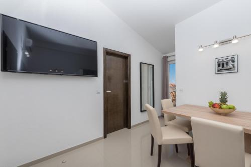Közös társalgó / TV, Bilin san apartments in Baska Voda