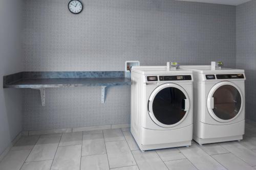 Hyatt Place Charlotte University - image 5