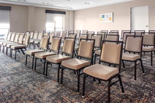 Hyatt Place Charlotte University - image 10