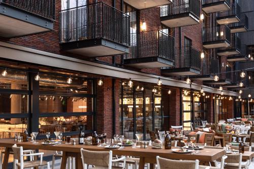 Facilities, MOB House in Saint-Ouen