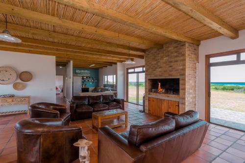 Fasilitas, The Log House in Pantai Pearly