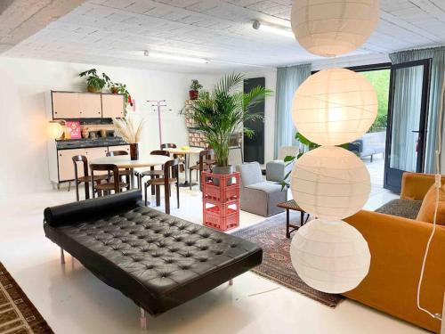 Atypique ancien studio de cinéma 100m2 gîte à louer Golf des Yvelines