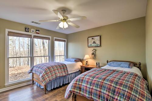 Lavonia Lake House with Private Dock and Bonfire! Lavonia Lake House with Private Dock and Bonfire!