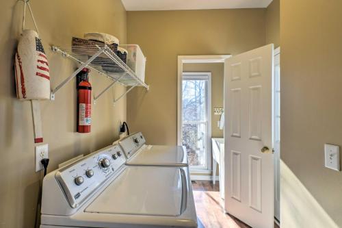 Lavonia Lake House with Private Dock and Bonfire! Lavonia Lake House with Private Dock and Bonfire!