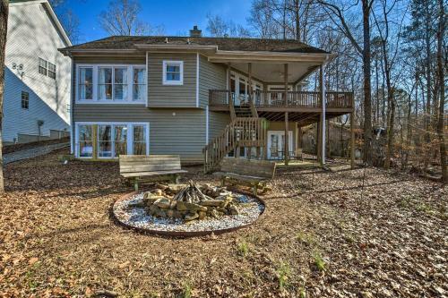 Lavonia Lake House with Private Dock and Bonfire! Lavonia Lake House with Private Dock and Bonfire!