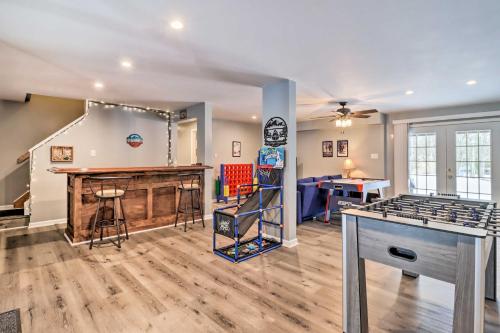 Albrightsville Home with Game Room Less Than 1 Mi to Lake! in Albrightsville, USA