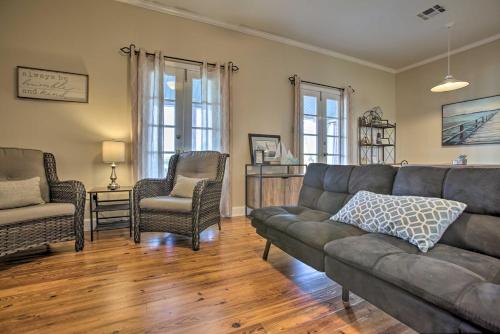 . Water Views & Private Dock! Madisonville Townhome