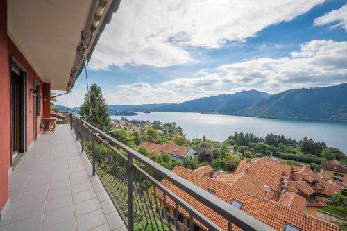 La Vista Appartamento con balcone vista lago - Apartment - Novara