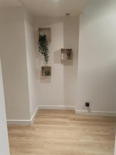 Lobby, appart cosy,calme a 2 pas du centre de montbrison in Montbrison