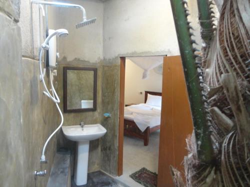 Double Room with Private Bathroom image 8