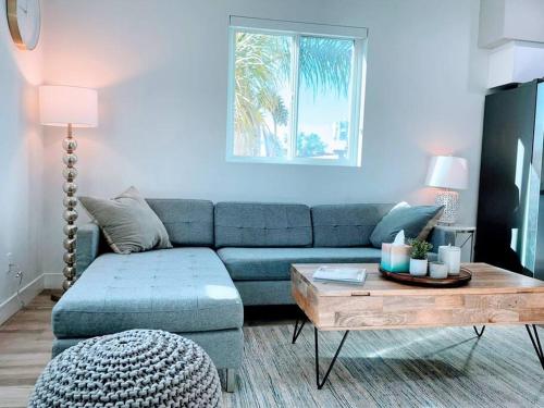 Modern 4Bedroom Townhouse close to DT Los Angeles