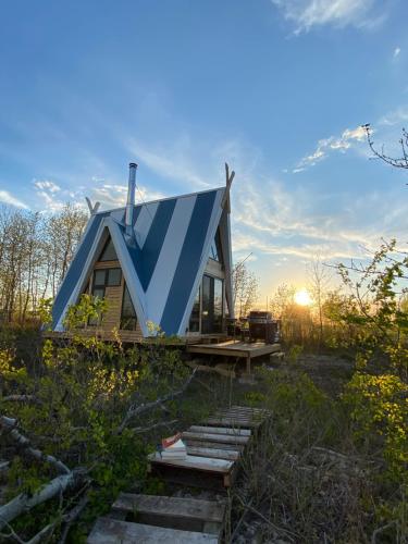 Modern Viking Cabin, luxurious, secluded, off-grid