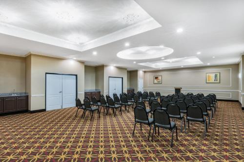 La Quinta by Wyndham Garland Harbor Point - image 10