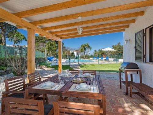 3 bedrooms, 6 beds