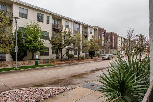 Frontdesk West 7th District Apts Fort Worth TX - image 8