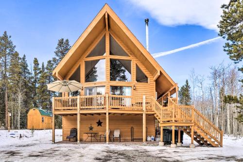 Luxe Fairplay Cabin with Furnished Deck on 3 Acres!