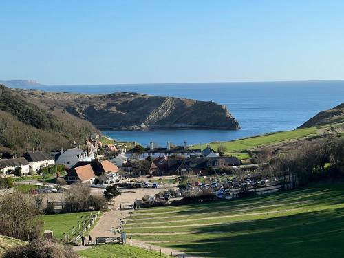 Comfy 2 bed house located at Wareham train station in Wareham