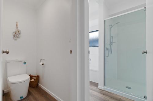 Sandy Shores - Waihi Beach Holiday Home