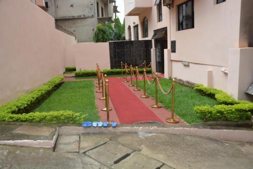 GOLD COURT APPARTEMENTS MEUBLES A BASTOS