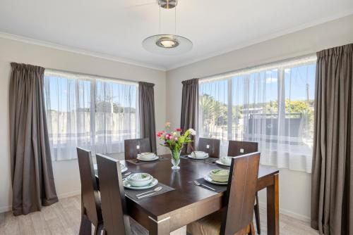 Duša, Hunia Haven - Himatangi Beach Holiday Home in Himatangi Beach