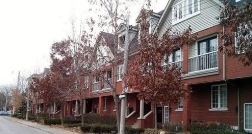 Cozy Tri-level Townhouse - 3 min from Outdoor Mall at Partridge Creek