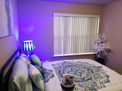 Cozy Tri-level Townhouse - 3 min from Outdoor Mall at Partridge Creek in Waldenburg, USA