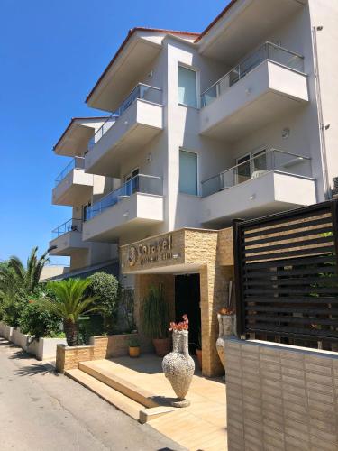 Caravel Hotel Apartments - image 14