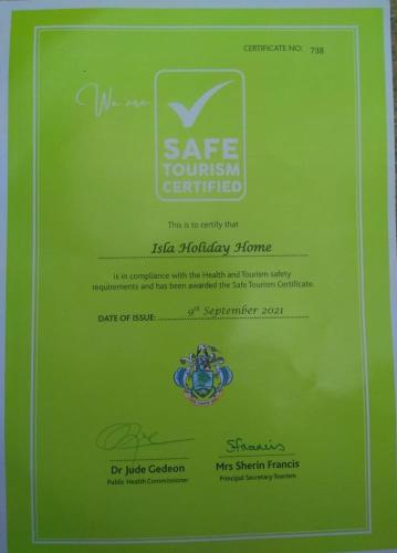 ISLA HOLIDAY HOME ISLA HOLIDAY HOME