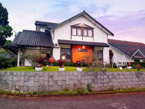 Villa Gardenia & Amora Park Puncak Bogor