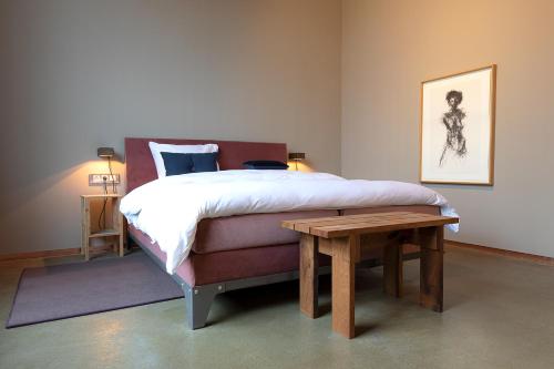 1 queen bed