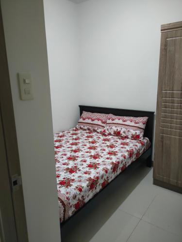 Shell Residences and S Premier Condo - jhayra moa staycation
