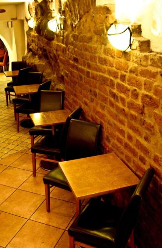 Academus - Pub, Rooms, Cider – Wroclaw, NY