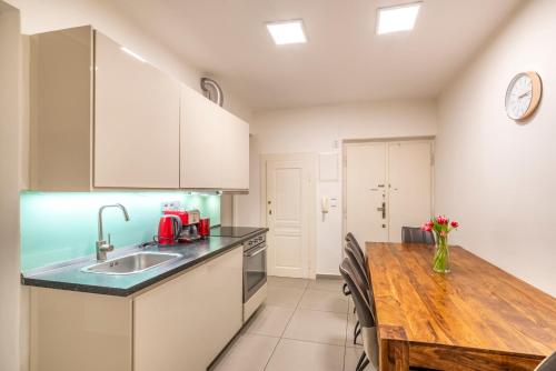 Templová - Old Town Apartments Room Type - Three-Bedroom Apartment Templová - Old Town Apartments Room Type - Three-Bedroom Apartment