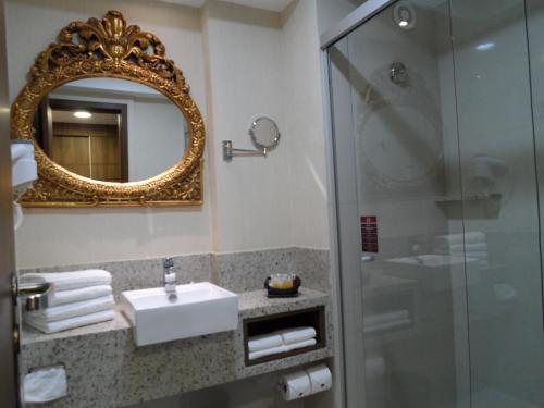 Super Luxury Room with Frontal Sea View image 7