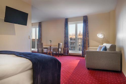 room detail thumbnail 0