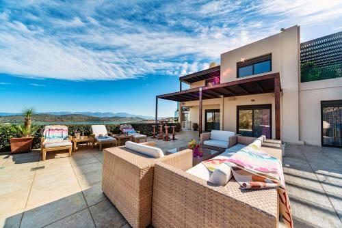 villa Thalia - Panoramic Sea and Mountains Vew Private pool