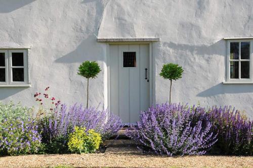 Little Cote a pretty C16th Farmhouse with 3 acres of wildflower meadow gîte à louer Stowmarket