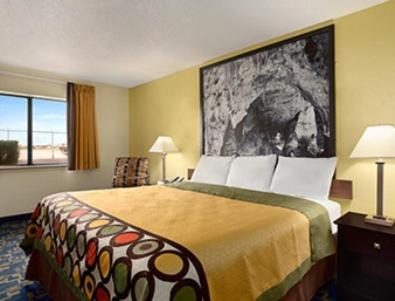 Super 8 by Wyndham Carlsbad