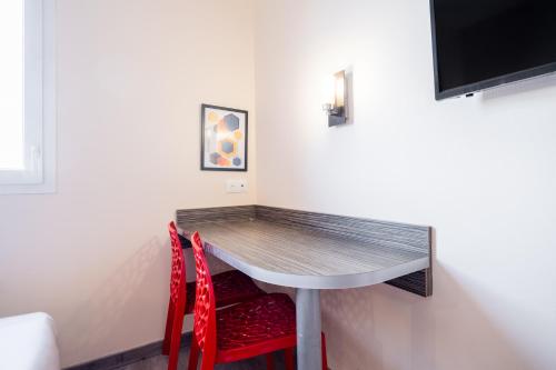 Comfort Hotel Dijon Sud - LONGVIC - image 11