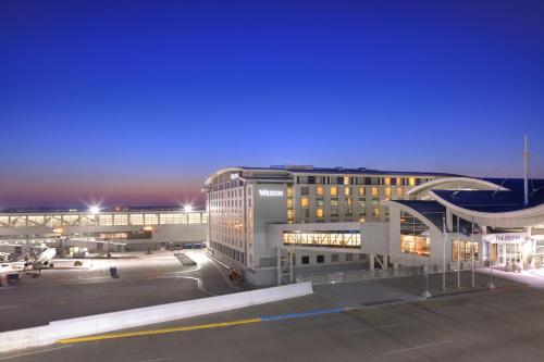 The Westin Detroit Metropolitan Airport