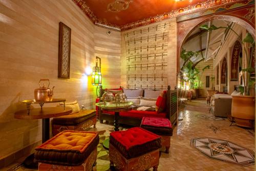 Dar Anika Kitchen
