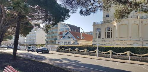 2 pièces, idéalement situé plage et centre ville