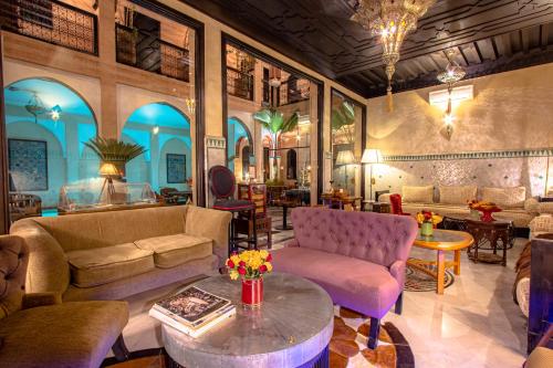 Dar Anika Kitchen