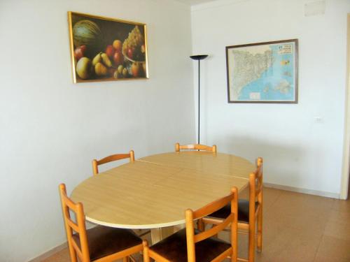 Apartment with Sea View image 8